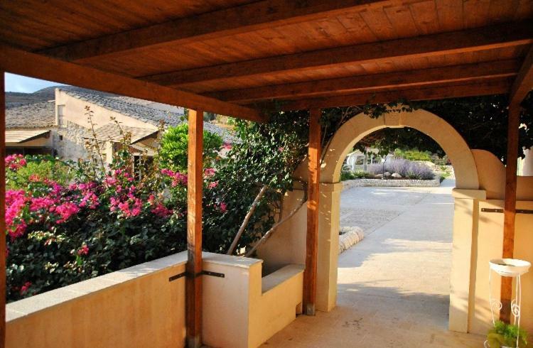 مبيت وإفطار نوتو Antica Masseria La Fiumara المظهر الخارجي الصورة